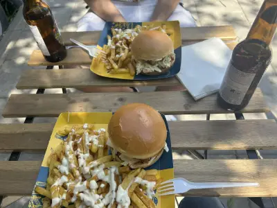 Skapto Studentski - Burgers, Beers & Buddies