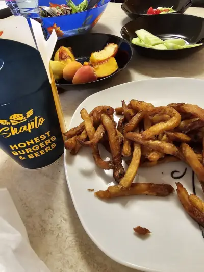 Skapto Studentski - Burgers, Beers & Buddies
