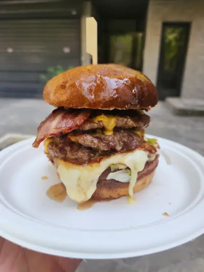 Skapto Studentski - Burgers, Beers & Buddies