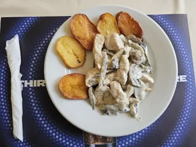 Вкуснопродавницата / The delicious shop