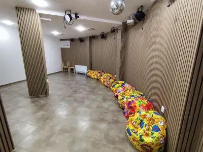 Парти зала Бобо