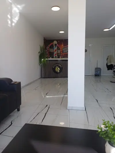 Бръснарница Studio Lion