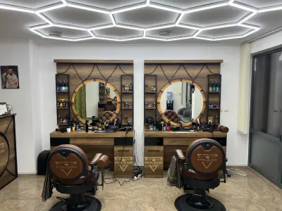 Royal Blades Barbershop 💈