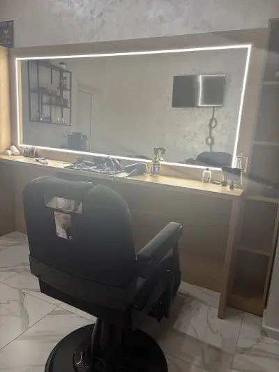 Zeus Barbershop
