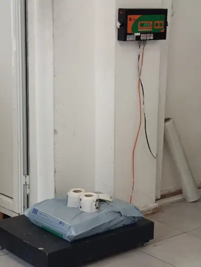 DHL Express Service Point Locker