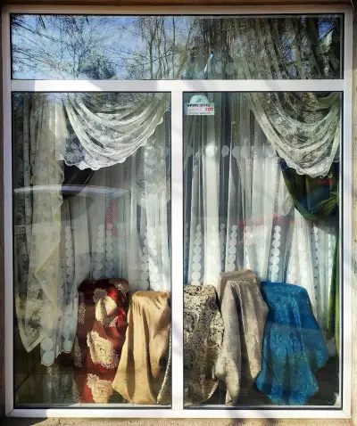 Пердета, завеси, килими, пътеки. Андо 2008