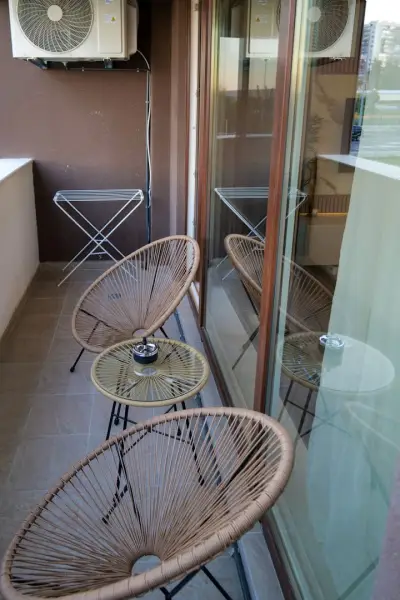 The Sunrise and the Sunset Apartment - Luxury 2BR Apartment with Mineral Pool & Parking