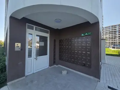 The Sunrise and the Sunset Apartment - Luxury 2BR Apartment with Mineral Pool & Parking