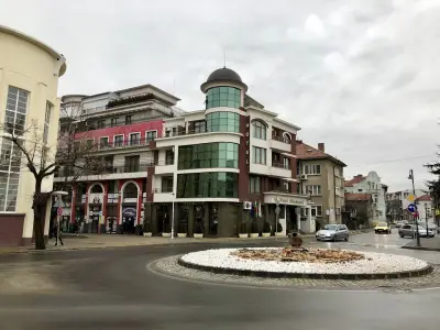 Общинска Библиотека "Искра"