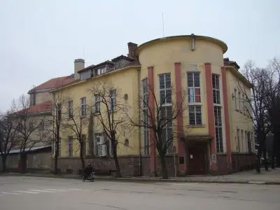 Общинска Библиотека "Искра"