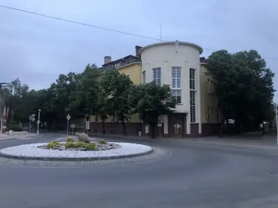 Общинска Библиотека "Искра"
