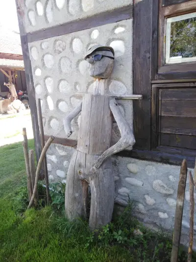 Конна База Дворене