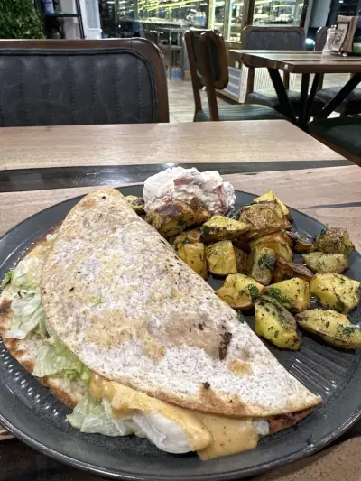 Arnold Fit Food НСА - Ресторант за здравословна храна и протеини