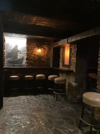 EVIL BAR