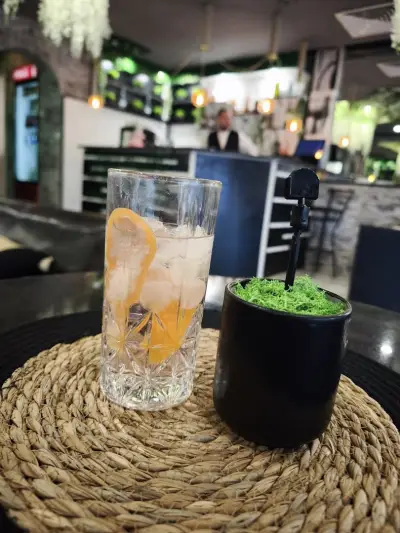 Shano Bar