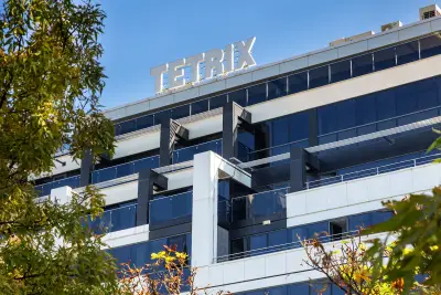 Офис сграда TETRIX с бар-конферентна зала