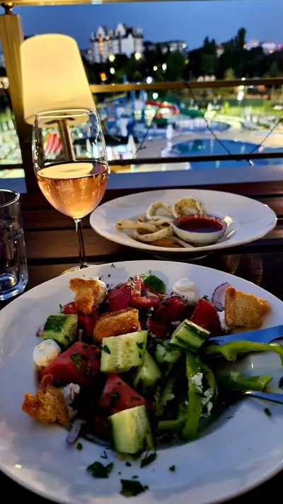 AQUA BEACH BAR AND DINNER
