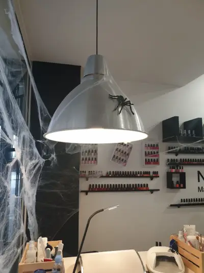 Нейл бар