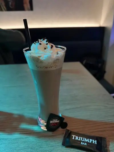 Triumph Bar