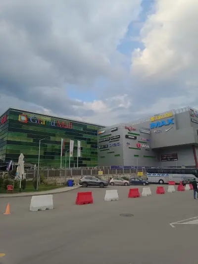 Grand Mall Parking