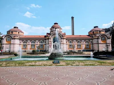 Площад Бански