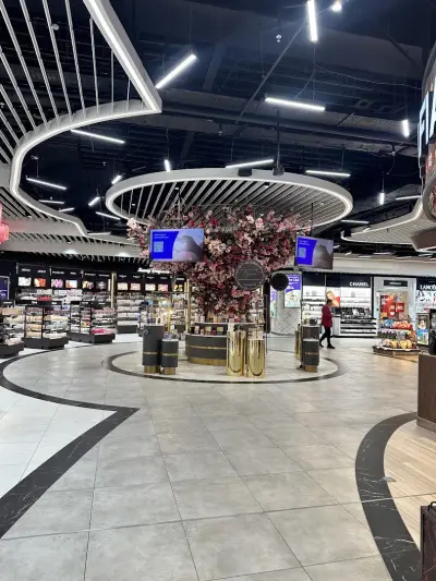 SOFIA DUTY FREE T2