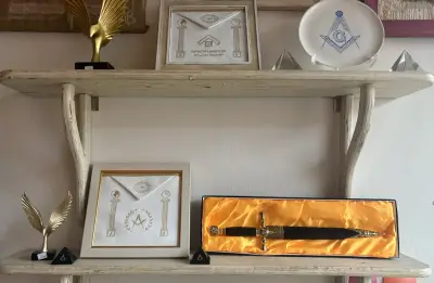 Магазин за масони / Masonic shop