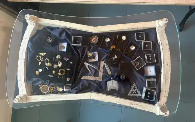 Магазин за масони / Masonic shop