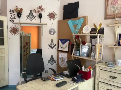 Магазин за масони / Masonic shop