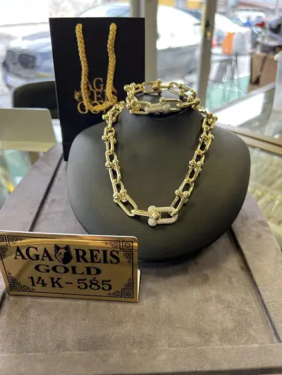 Aga Reis Gold