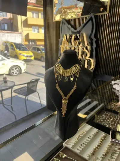 Aga Reis Gold