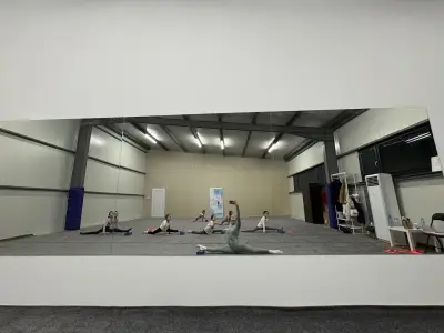 СК “ЕЛЕГАНС СТАРС” БУРГАС