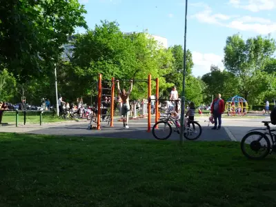 Стрийт фитнес площадка - парк 100 години София