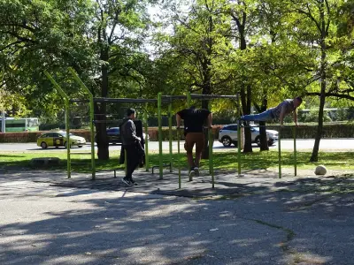 Спортна площадка „Здраве“