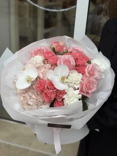 Цветарски магазин MAKE ME BLOSSOM