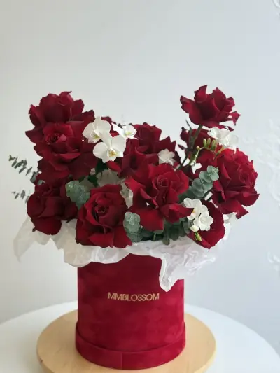 Цветарски магазин MAKE ME BLOSSOM