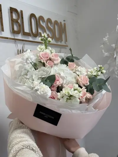 Цветарски магазин MAKE ME BLOSSOM