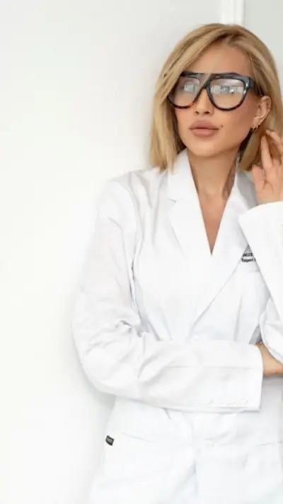 Dr. Angie Kassabie / Sofia