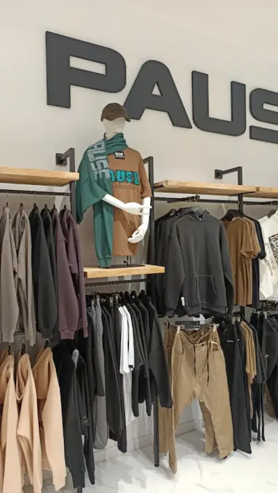 Pause Jeans & Negative Shumen