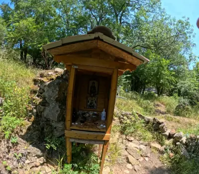 Църква Св. Параскева (руини)