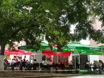 Кафе-Аперитив "Брадърс"