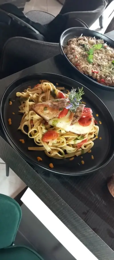 Noble Bar & Kitchen