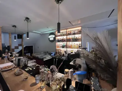 Vox Cafeteria & Cocktails