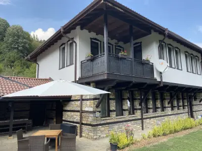 Къща за гости Лъките (Lakite guest house)