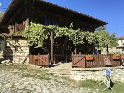 Къща за гости „Кафеджийницата“ (Kafedzhiynitsata Guest House)