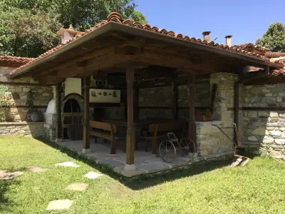 Къща за гости „Кафеджийницата“ (Kafedzhiynitsata Guest House)