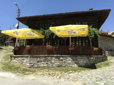 Къща за гости „Кафеджийницата“ (Kafedzhiynitsata Guest House)