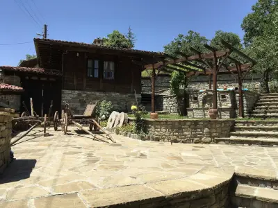Къща за гости „Кафеджийницата“ (Kafedzhiynitsata Guest House)