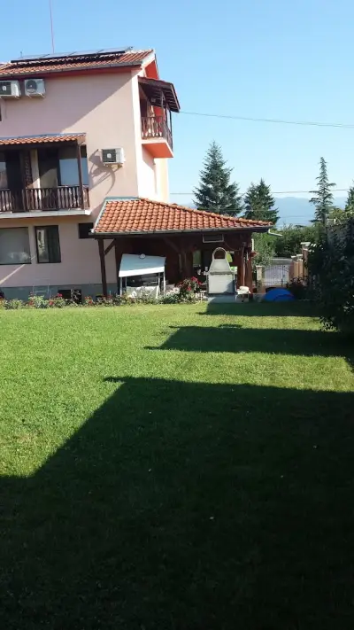 Къщата с клюкарника