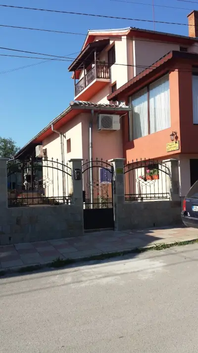 Къщата с клюкарника